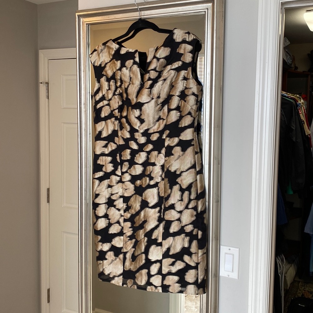 Escada Dress. Size 38. In excellent preowned condition.